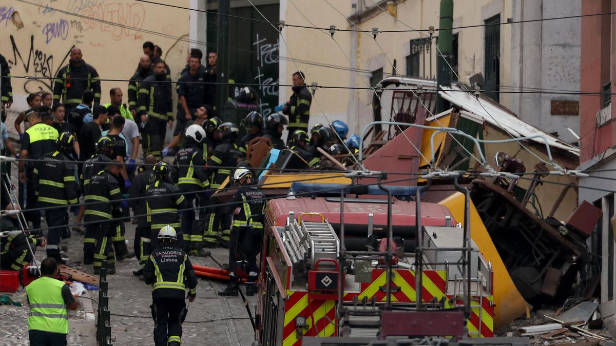 Al menos tres muertos y varios heridos tras descarrilar un popular funicular en Lisboa