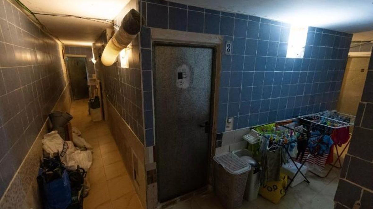 Desahucian a una madre y su hijo de una de las infraviviendas alquiladas ilegalmente por un policía local de Palma