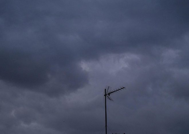 El sur de Alicante suspende las clases a la espera de un nuevo ‘reventón térmico’ con granizo y viento huracanado