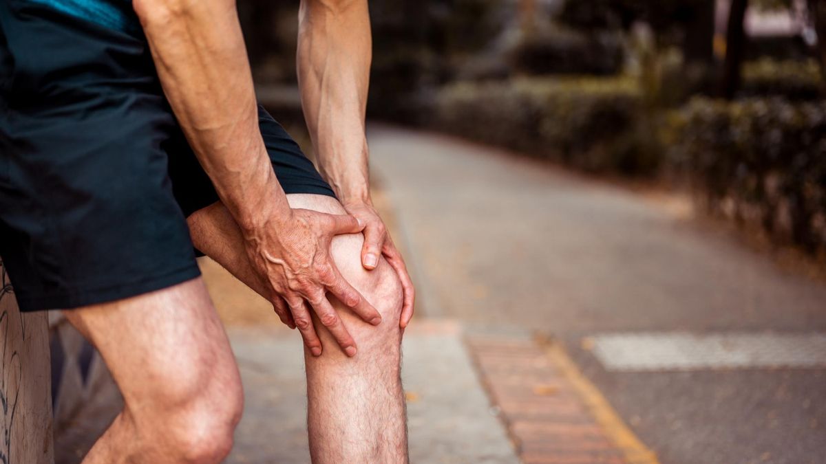 Cómo la alimentación puede ayudar a prevenir lesiones musculares: «Hidratarse es clave para evitar calambres y fatiga»