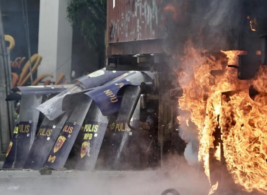 Decenas de miles de filipinos salen a la calle para mostrar su ira por la corrupción