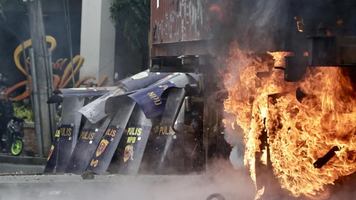 Decenas de miles de filipinos salen a la calle para mostrar su ira por la corrupción