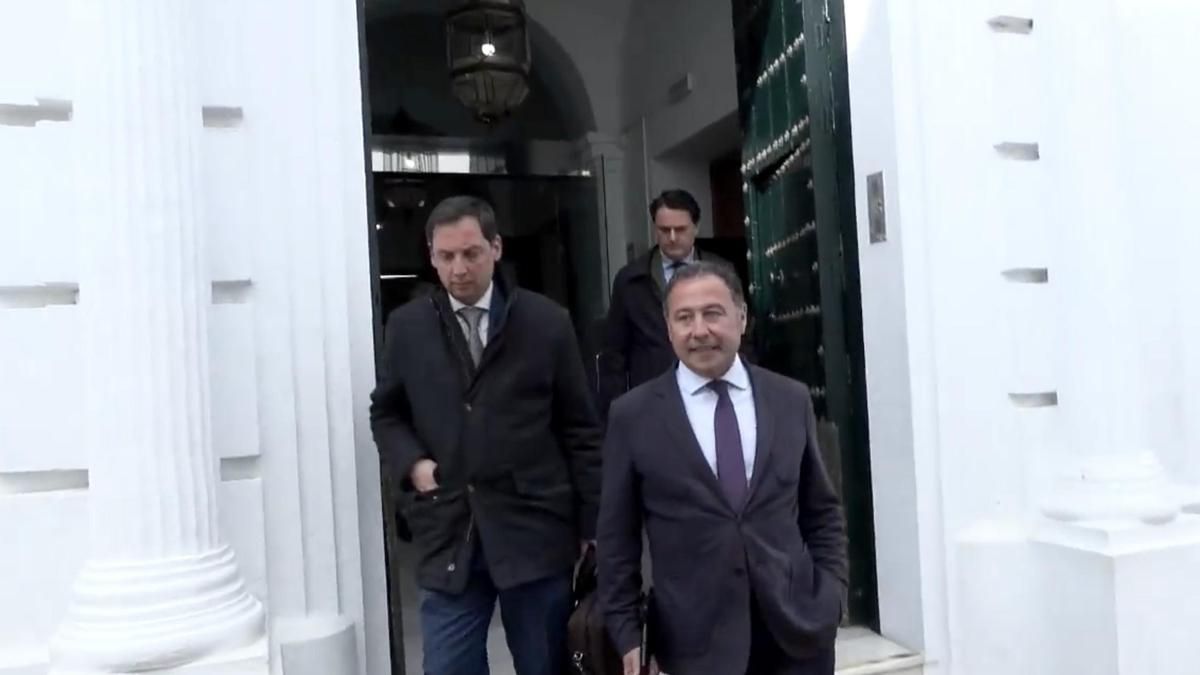 El juez archiva la causa contra el líder del PP de Sevilla al no apreciar indicios de delito en la concesión de un tanatorio