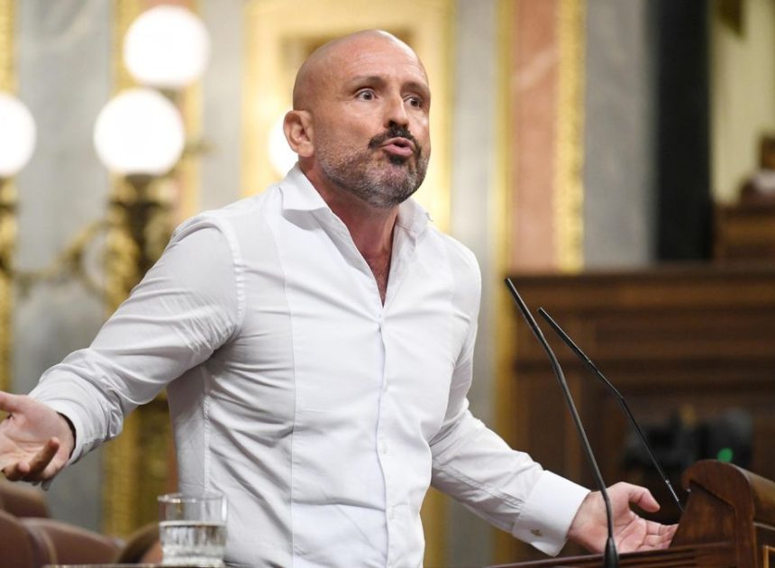 El exasistente de la pareja de Rajoy carga en el Congreso contra Begoña Gómez: «La juzgará el pueblo, no podrán hablar de lawfare»