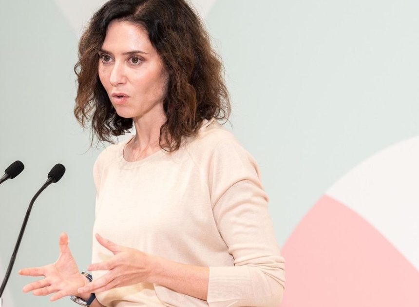 Ayuso vincula la apertura de juicio a su pareja a la «agenda mediática» de Sánchez: «Los escándalos tienen la duración que le conviene»
