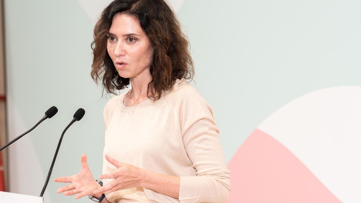 Ayuso vincula la apertura de juicio a su pareja a la «agenda mediática» de Sánchez: «Los escándalos tienen la duración que le conviene»