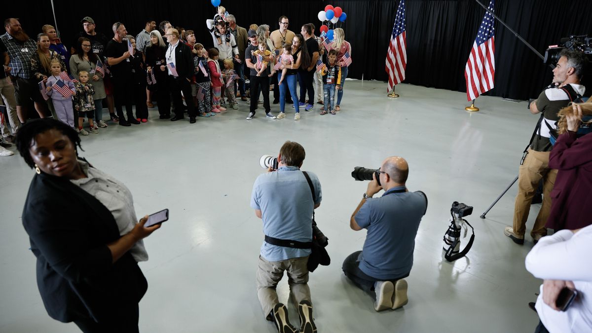 Trump recorta las admisiones de refugiados al mínimo histórico de 7.500 anuales y prima a los afrikáners sudafricanos