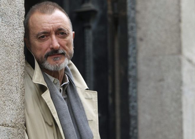 Pérez-Reverte acusa al Ministerio de Exteriores de querer «colonizar» la RAE y llama «mediocre» a García Montero
