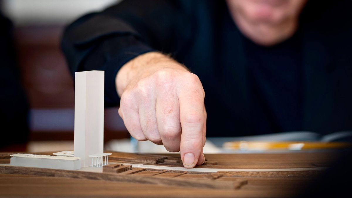 El polémico rascacielos del Puerto de Málaga «desaparece» de la ciudad: de proyecto estrella a invisible