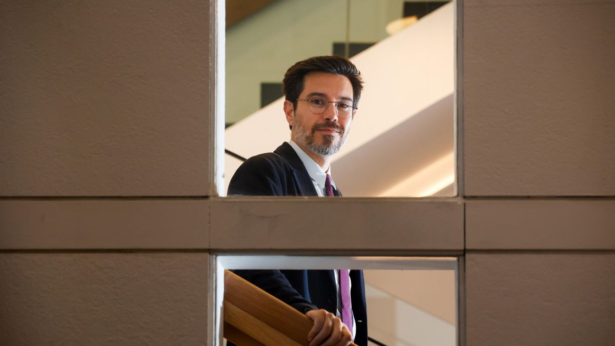 Toni Aira, experto en comunicación política: «El ‘ánimo, Alberto’ de Sánchez a Feijóo es demoledor»
