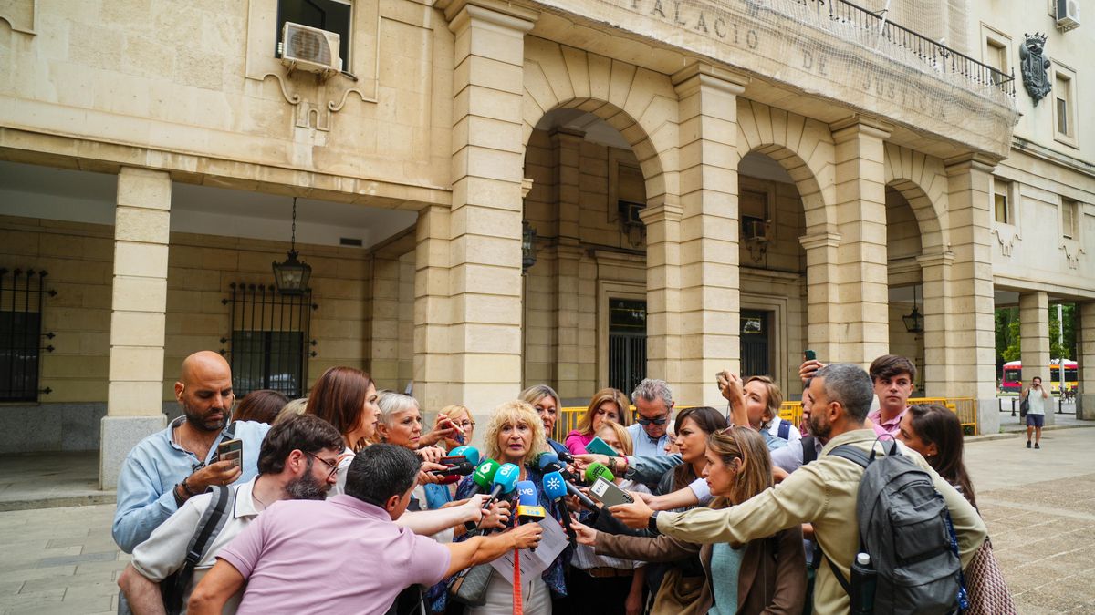 Las víctimas del cribado de cáncer acusan al Gobierno andaluz de manipular historiales para borrar la palabra “sospechoso”