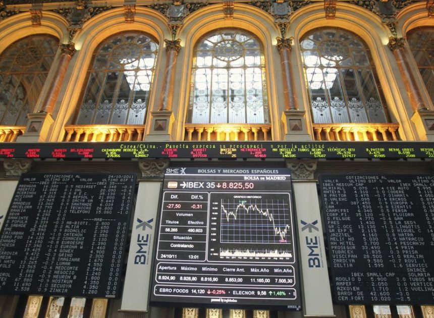 BBVA se dispara en la primera sesión en Bolsa en España tras el fracaso de la OPA mientras Sabadell se desploma