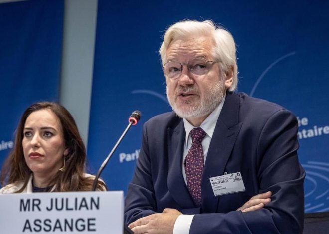 La Audiencia Nacional confirma que un empresario español será juzgado por el espionaje a Julian Assange