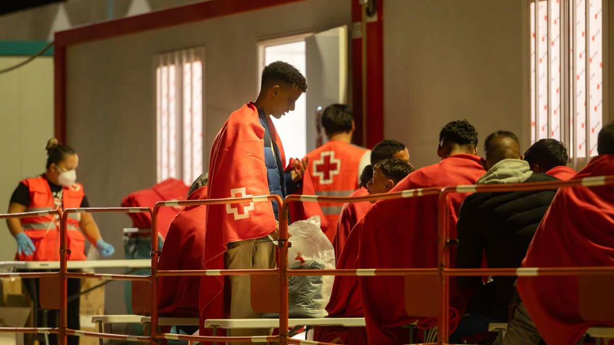 La UE advierte a España por los discursos políticos de odio contra los inmigrantes en plena pugna entre PP y Vox