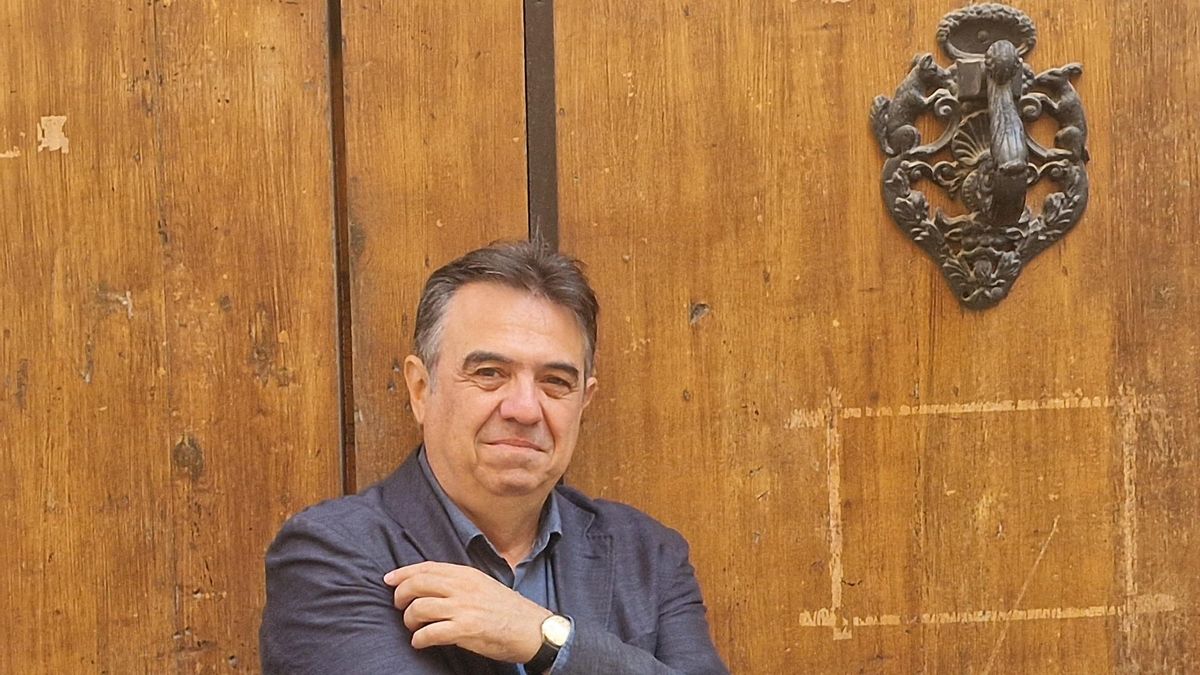 Martí Domínguez, escritor: «El franquismo fue, básicamente, una lucha de clases para mantener las clases»