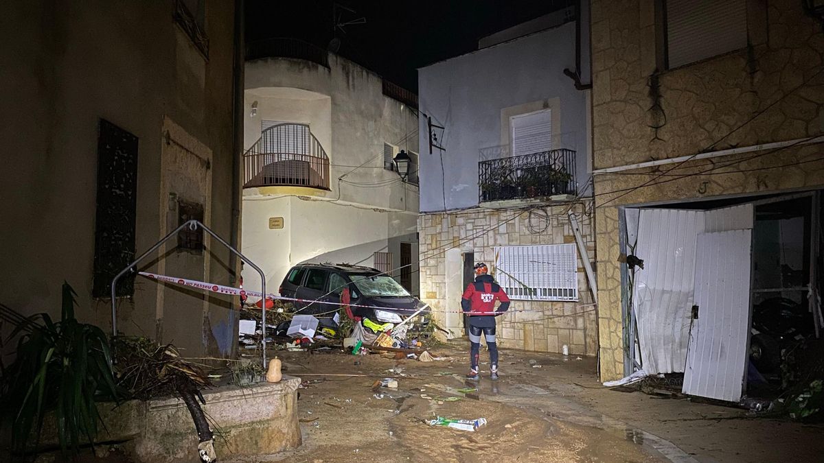 Pueblos inundados, más de 30 rescates y vecinos en pabellones por el paso de la dana Alice en el sur de Tarragona