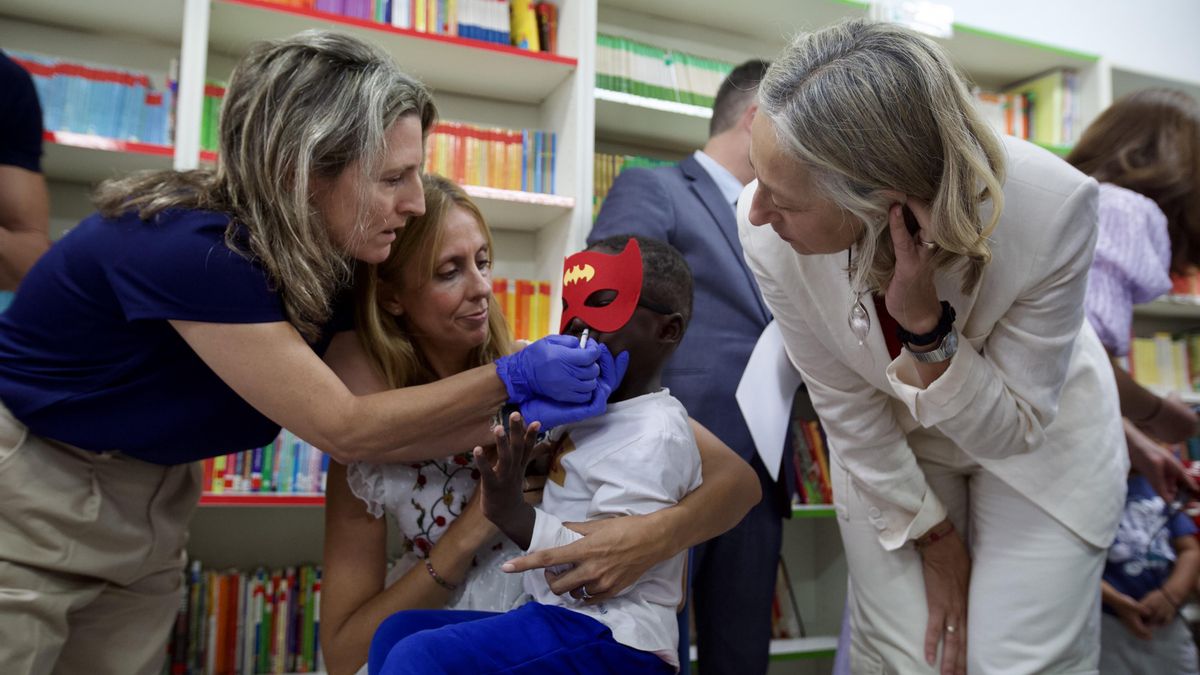 La consejera andaluza de Salud achaca a un «error de comunicación» los fallos en la detección precoz del cáncer de mama