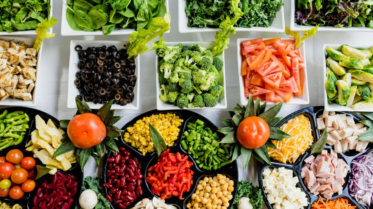 Qué comer (y qué no) en caso de SIBO, según una nutricionista: «Las verduras y hortalizas son imprescindibles»