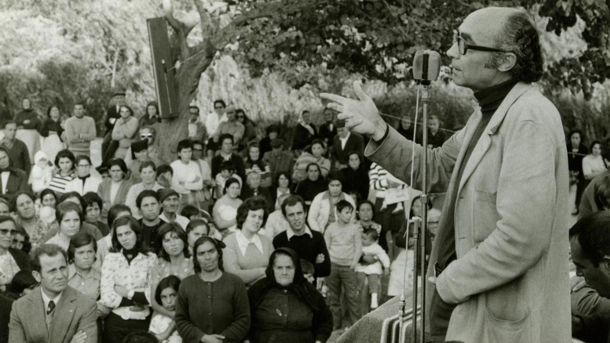 ‘Los apuntes’: un diario de la Revolución de los Claveles a través de la lucidez visionaria de José Saramago