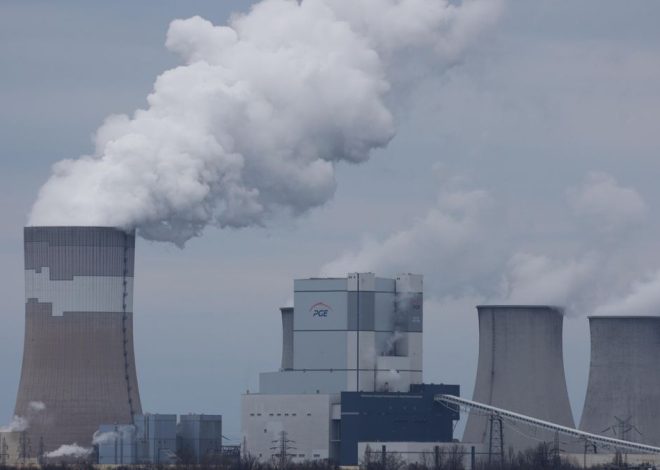 Los planes presentados por los países recortan las emisiones que causan la crisis climática menos de la mitad necesaria