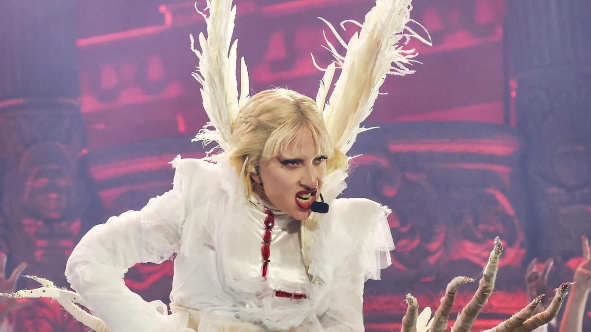 Lady Gaga demuestra en Barcelona que es capaz de reinar hasta en el infierno