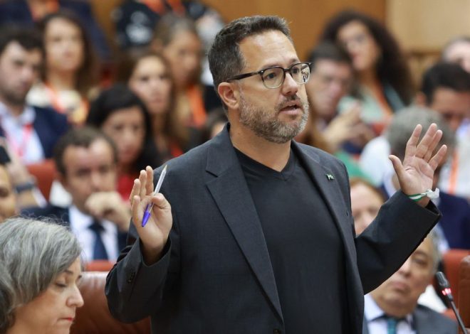 Adelante Andalucía pide a la Junta la cifra de mamografías derivadas a centros privados: «Moreno mintió al Parlamento»