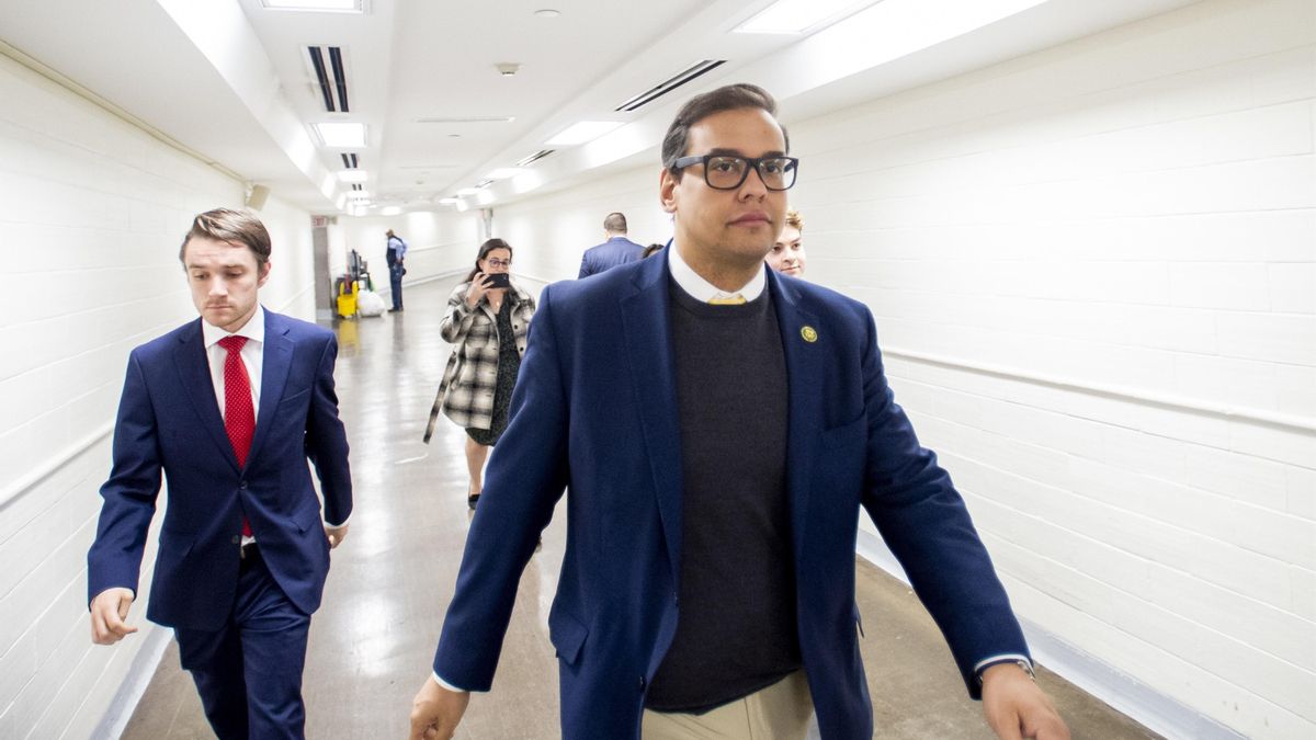 Trump indulta a George Santos, el excongresista republicano que se inventó su vida y fue condenado a siete años por fraude