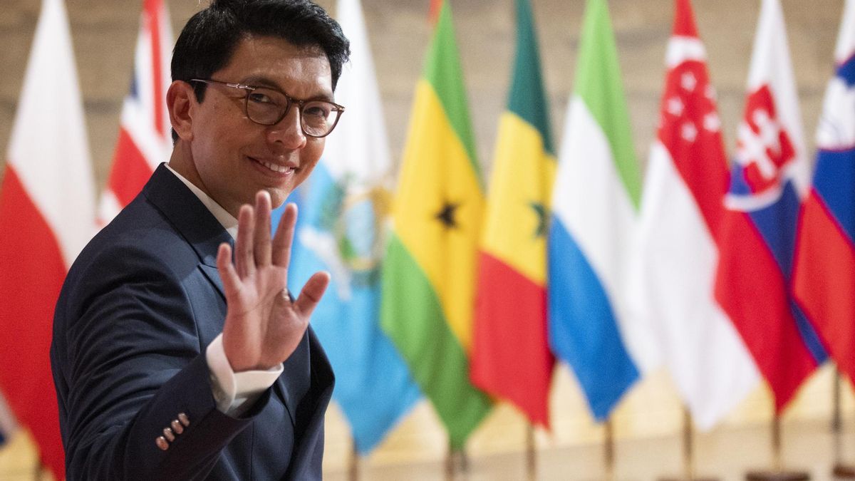 El presidente de Madagascar abandona el país en un avión militar francés tras dos semanas de protestas