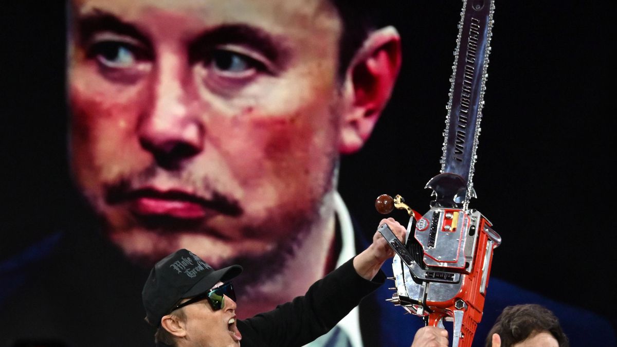 Elon Musk lanza la «Grokipedia», una enciclopedia creada con IA para difundir su ideología sobre cambio climático o personas trans