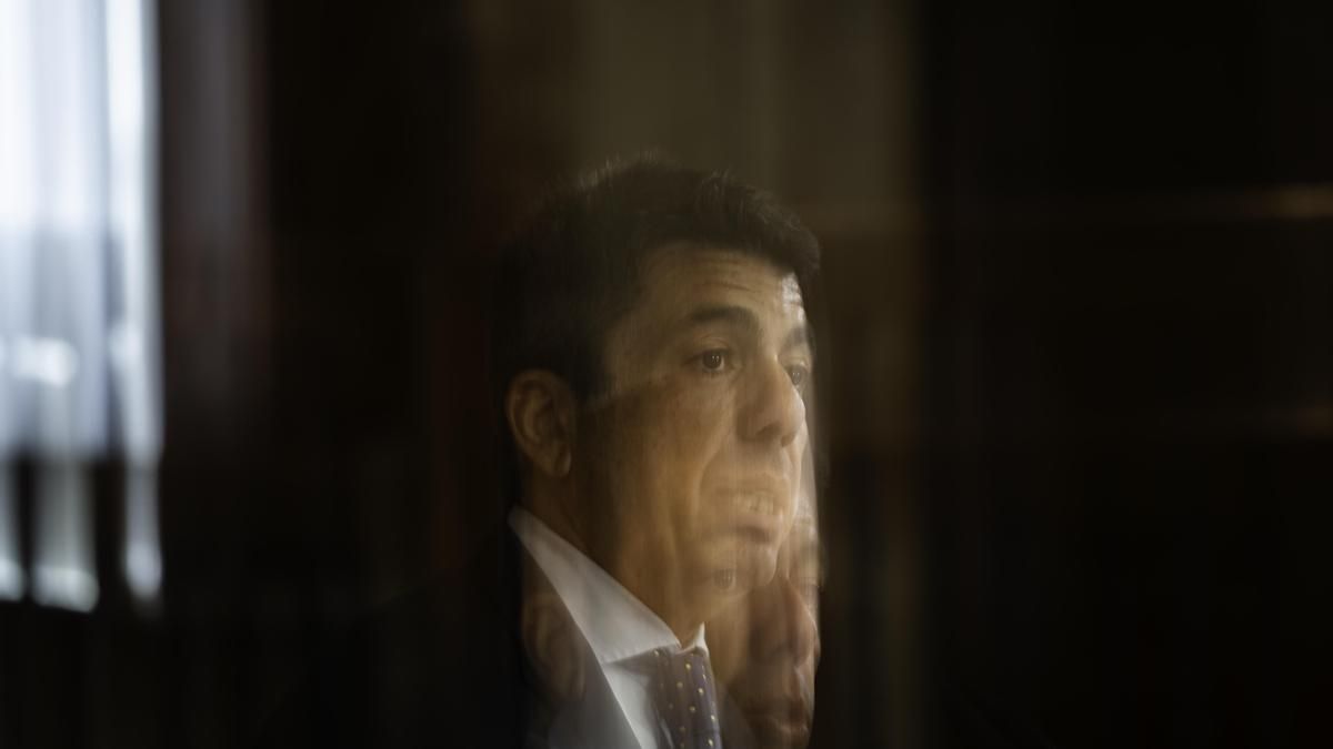 Mazón, mil y una mentiras sobre la dana para un año sin coartada