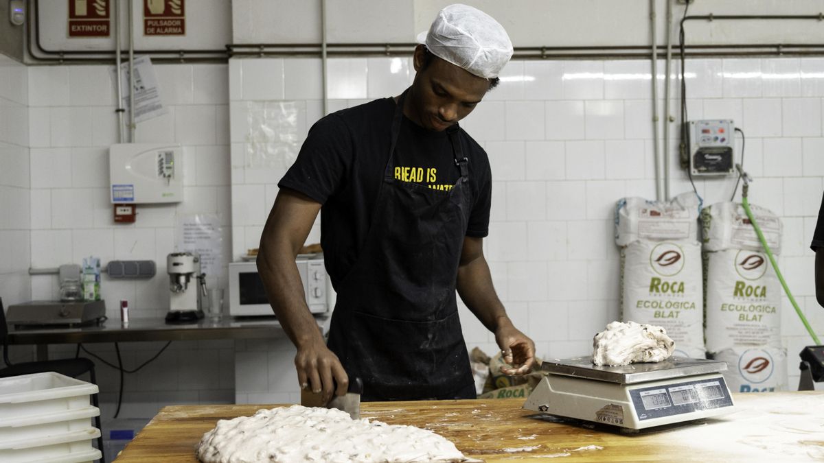 Un obrador con receta para la inclusión: “El pan es harina, agua, sal, tiempo y esperanza”