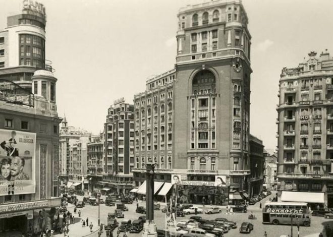 Palacio de la Prensa, la esquina americana de la Gran Vía donde ensayaba La Barraca de Lorca y se publicaba La Codorniz