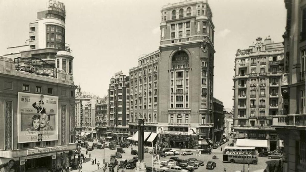 Palacio de la Prensa, la esquina americana de la Gran Vía donde ensayaba La Barraca de Lorca y se publicaba La Codorniz