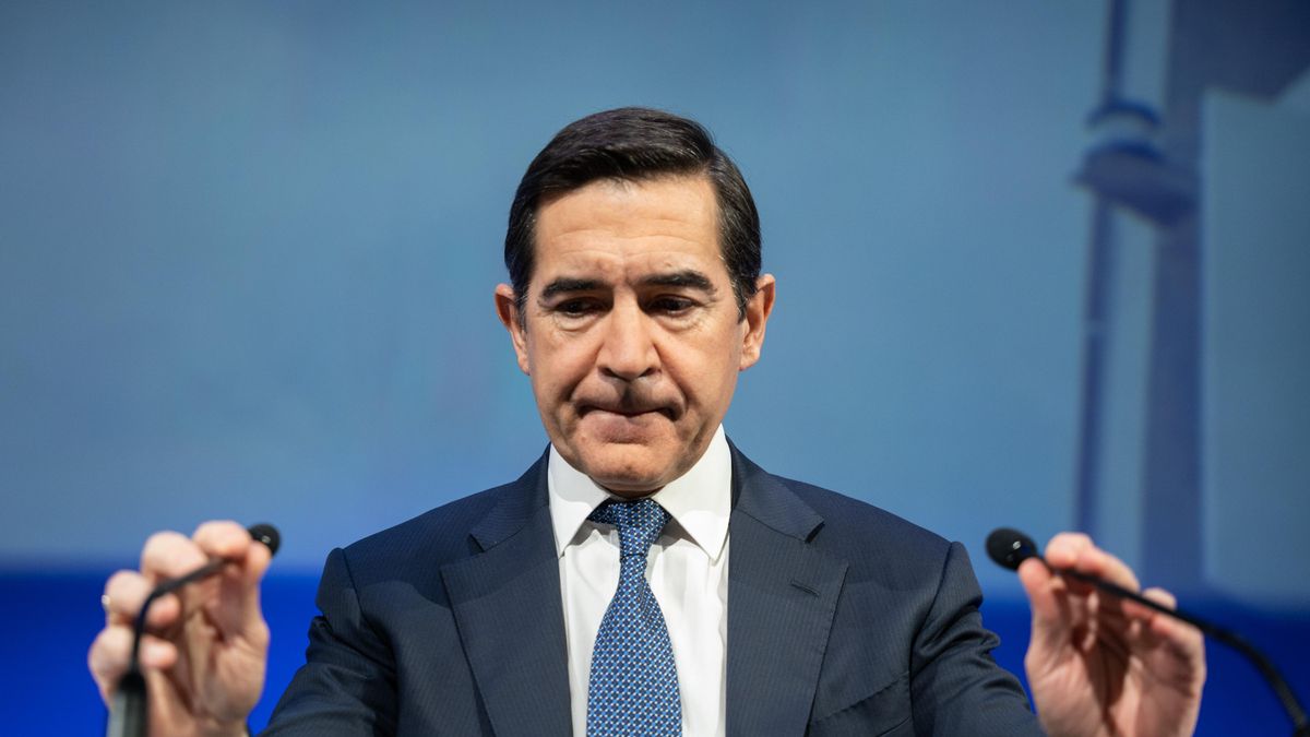 Carlos Torres descarta dimitir como presidente de BBVA tras el fracaso de la OPA: «No hay ninguna razón, me siento respaldado»