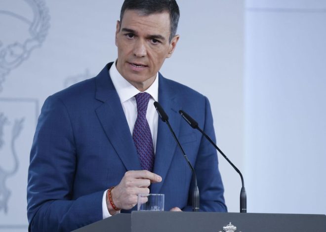 Sánchez carga contra la negativa de Ayuso al registro de médicos objetores: “Esta era la libertad que prometía”