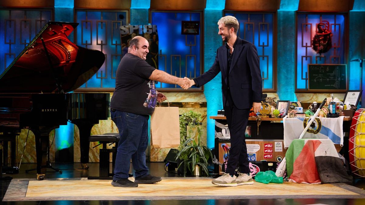 Custodio Pérez, el escritor que pasó de varear olivos a ser estrella en La Revuelta de Broncano: «Intento asimilarlo»