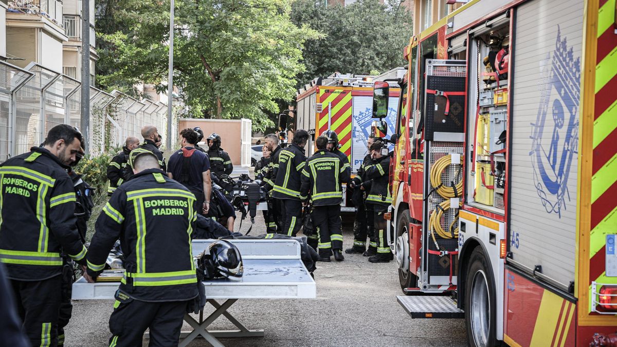 Menos bomberos y más intervenciones en Madrid: «No hacemos huelga porque ya no llegamos a los servicios mínimos»
