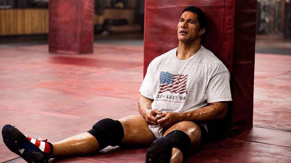 ‘The Smashing Machine’, The Rock busca el Oscar (y credibilidad como actor) en un drama bienintencionado y convencional