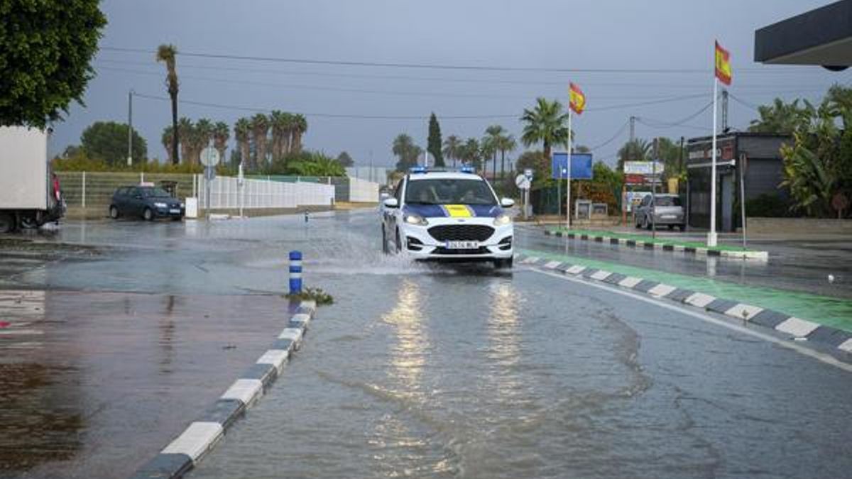 La dana Alice corta la AP7 en Alicante y deja tormentas muy fuertes en Pego, Gandia, el Perelló y el Camp de Morvedre
