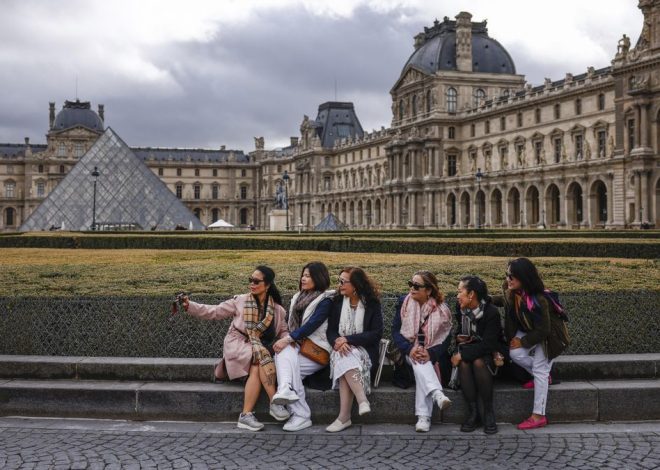 La Policía detiene a cinco nuevos sospechosos por el robo de joyas en el Museo del Louvre