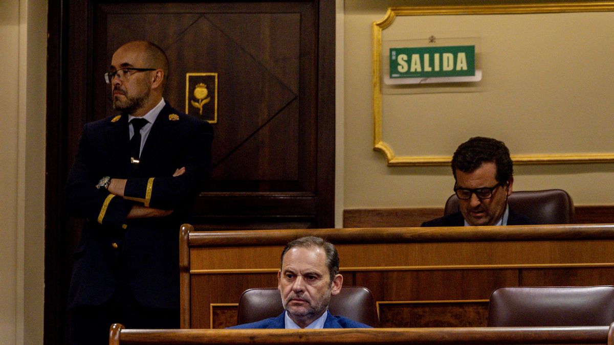 La mayoría de los partidos se planta ante la injerencia del juez Puente para expulsar a Ábalos del Congreso