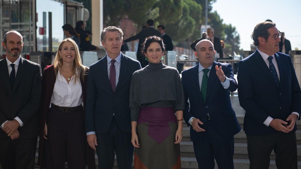 Ayuso celebra que Junts pida romper con el PSOE: «Menos mal que a partir de hoy no van a poder legislar los señores del Gobierno»