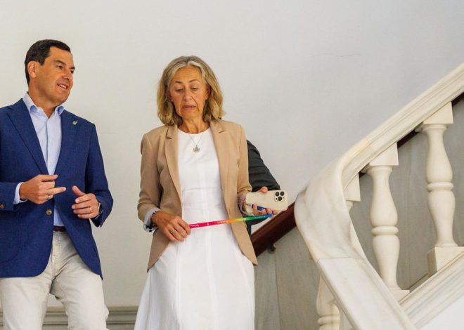 Moreno fulmina a la consejera andaluza de Salud para intentar sofocar el escándalo de los cribados de cáncer de mama