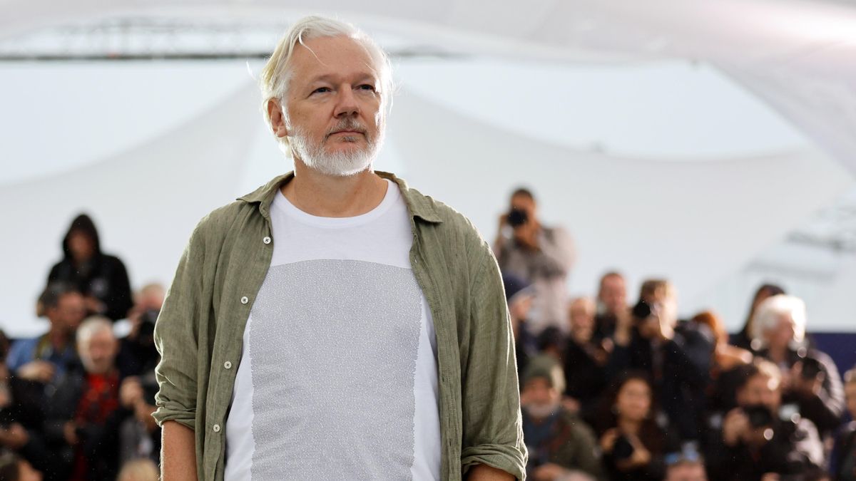 La Audiencia Nacional envía a juicio a un empresario español por presunto espionaje a Assange y la Fiscalía reclama 13 años de cárcel
