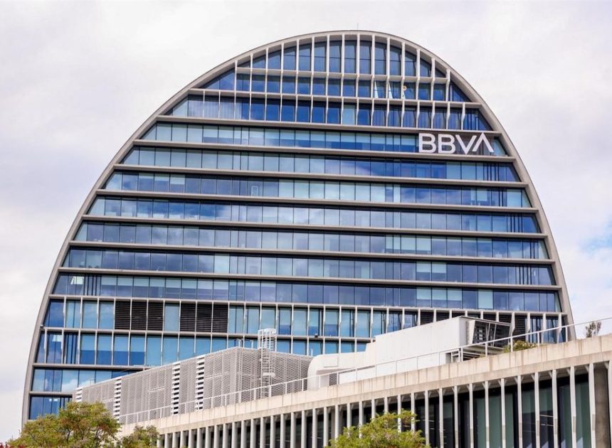 BBVA se dispara en la bolsa estadounidense tras fracasar la OPA sobre Sabadell