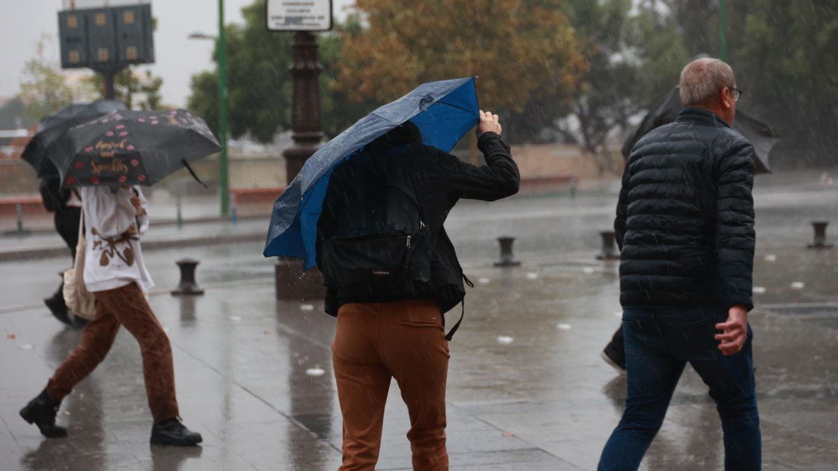 Octubre se despide con más lluvia: la Aemet mantiene avisos en cuatro comunidades