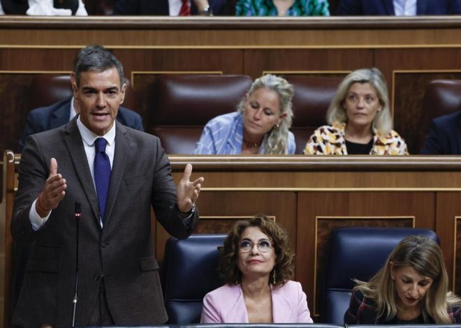 Sánchez anuncia que el Gobierno publicará en noviembre el catálogo de símbolos franquistas para que puedan ser retirados