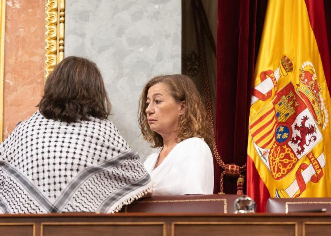 El Congreso desautoriza un acto ultracatólico promocionado con la cruz fascista de Cuelgamuros