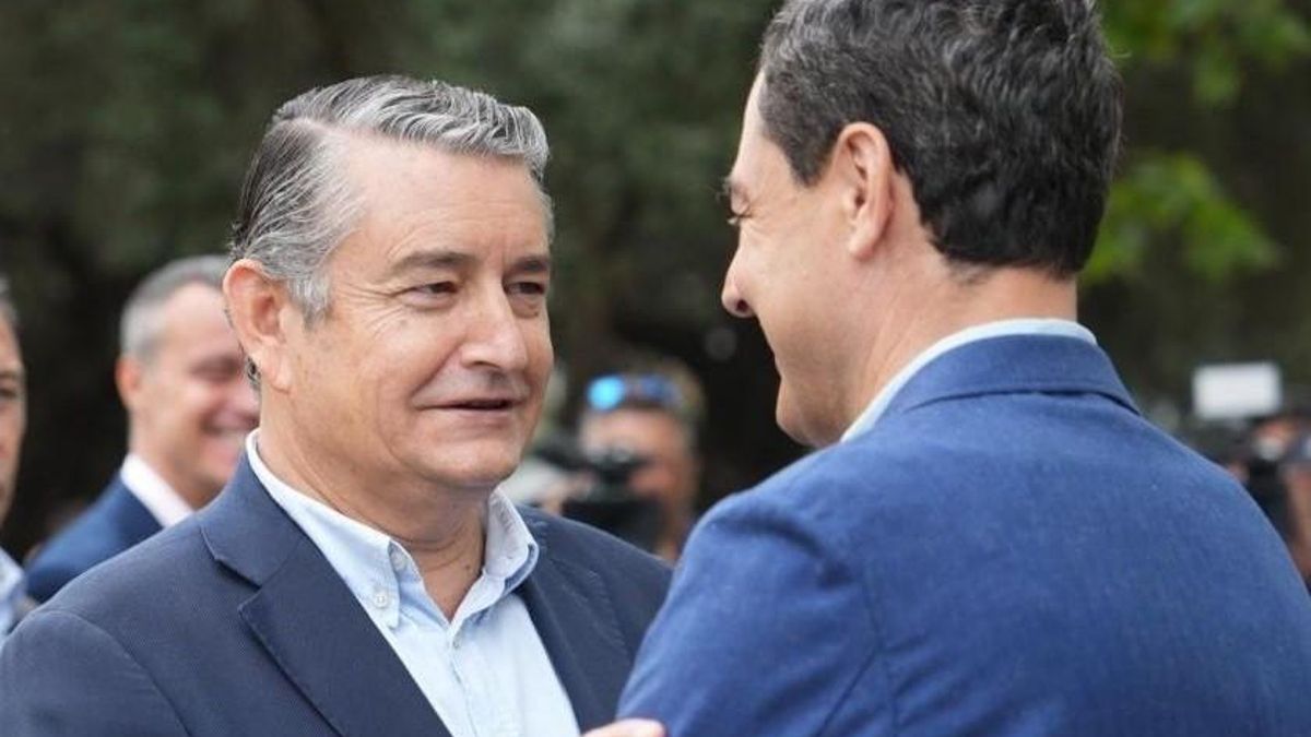 Moreno elige a su mano derecha para sofocar la crisis de los cribados y nombra consejero de Salud a Antonio Sanz