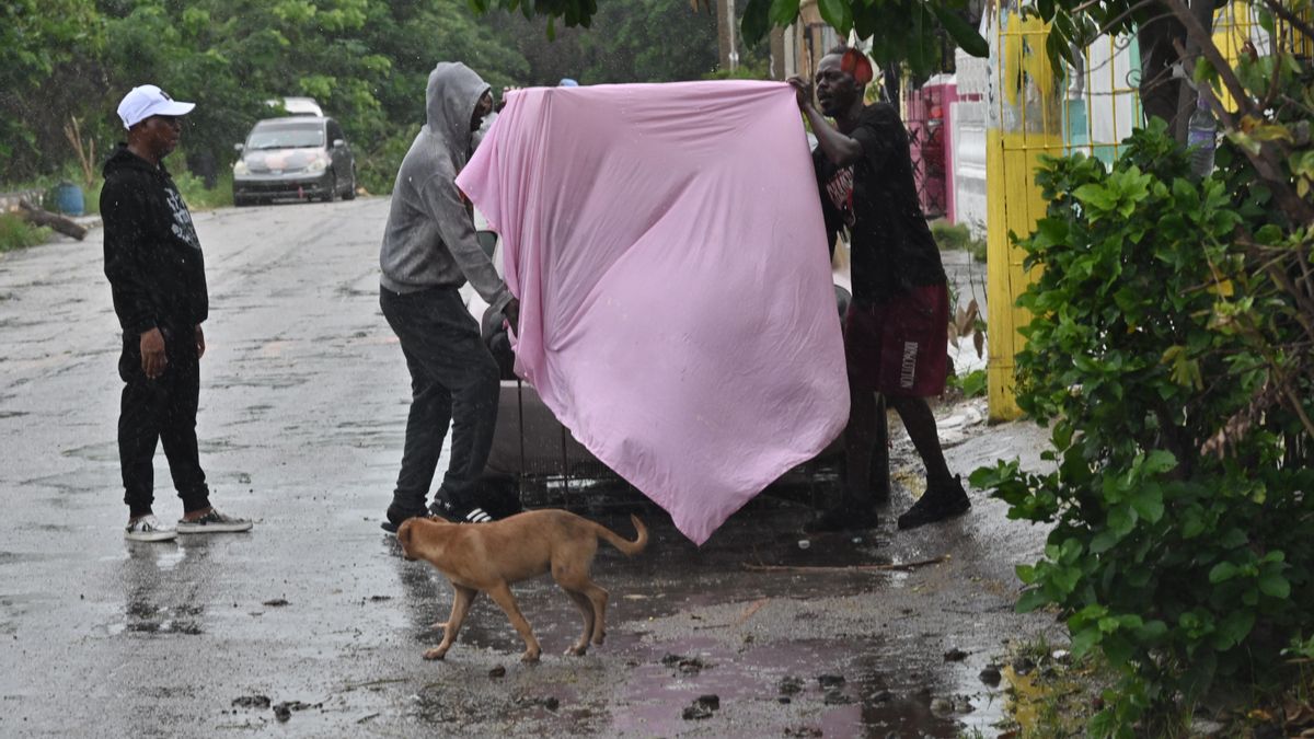 El Caribe se prepara para el impacto del huracán Melissa, de categoría 5